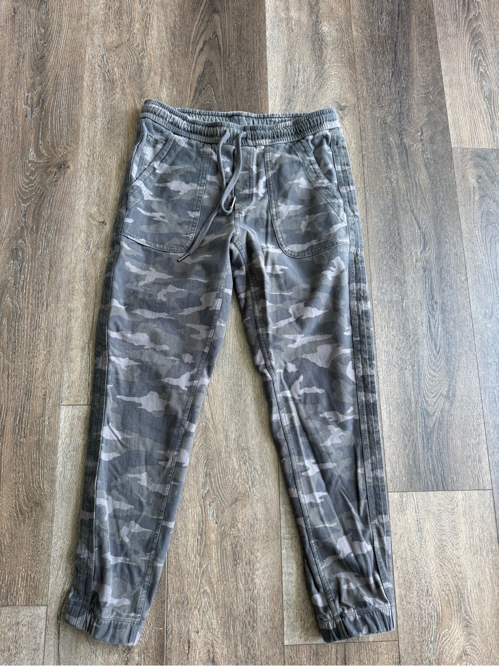 Athleta Camo Farallon Jogger Sweatpants Size 6